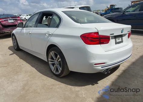 2018 BMW 330 xDrive z USA, uszkodzony, nr VIN WBA8D9C56JEM32256